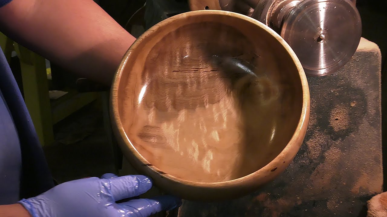 Carving Myrtlewood in Coos Bay Oregon