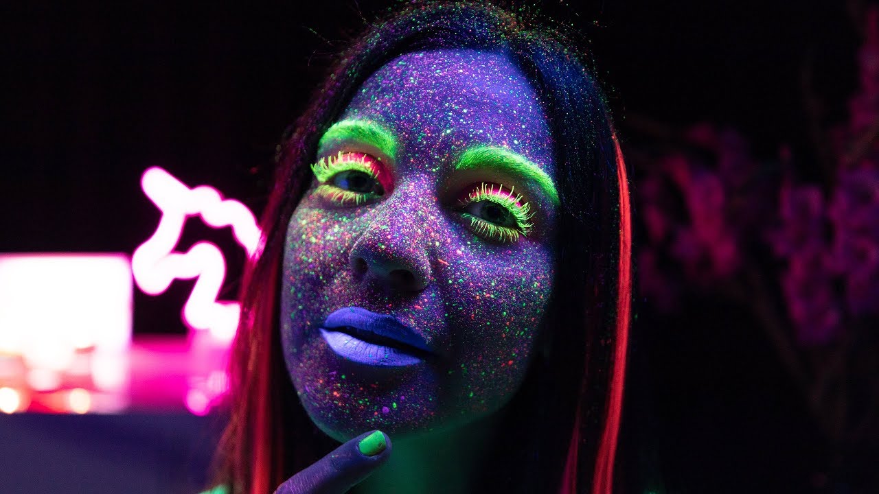 Karanlıkta Parlayan Neon Makyaj | İnanılmaz! 💄