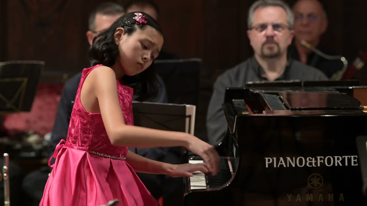 Isabel Feng (12) Chopin Concerto No.1 in E minor, Op.11, I. Allegro maestoso
