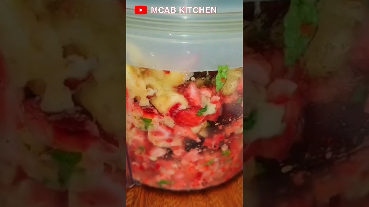 🌿+🍓 & 🍌 #mint #strawberry #banana #short #shortsfeed #shortvideo #shake #healthy #smoothie #yummy