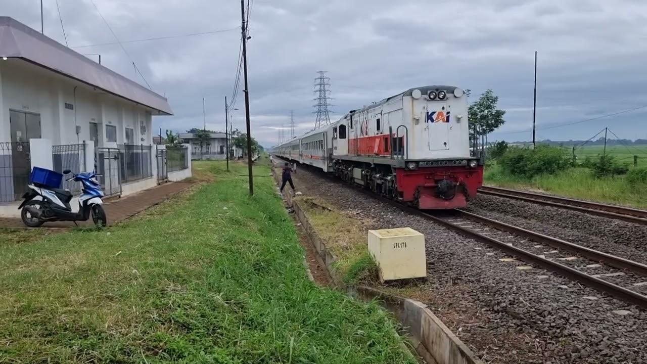 @wandaTau-ru8uu Asa tiris pisan #keretaapi 