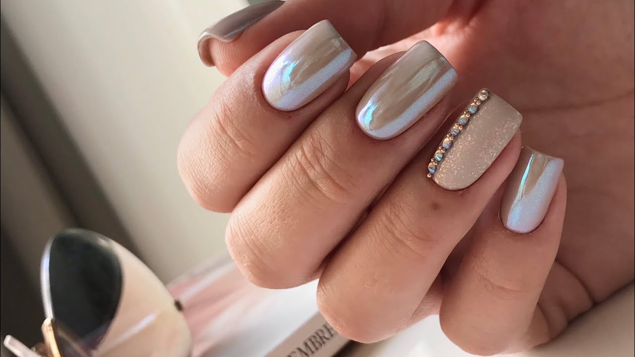 Manicure autunnale Dry manicure Rinforzo unghie Applicazione polvere aurora Applicazione Swarovski