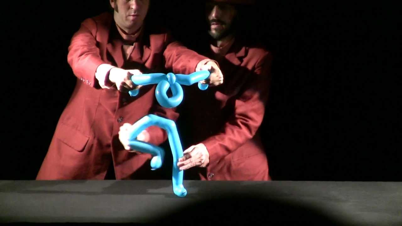 Titirimundi 2011 - El Retrete de Dorian Gray