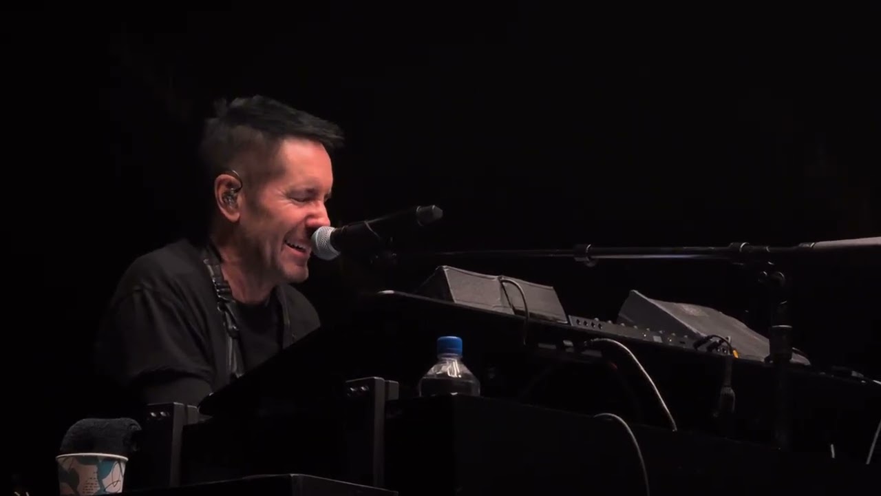 Nine Inch Nails -  Right Where It Belongs - Live @ The Kia Forum 9-19-25 in Hd
