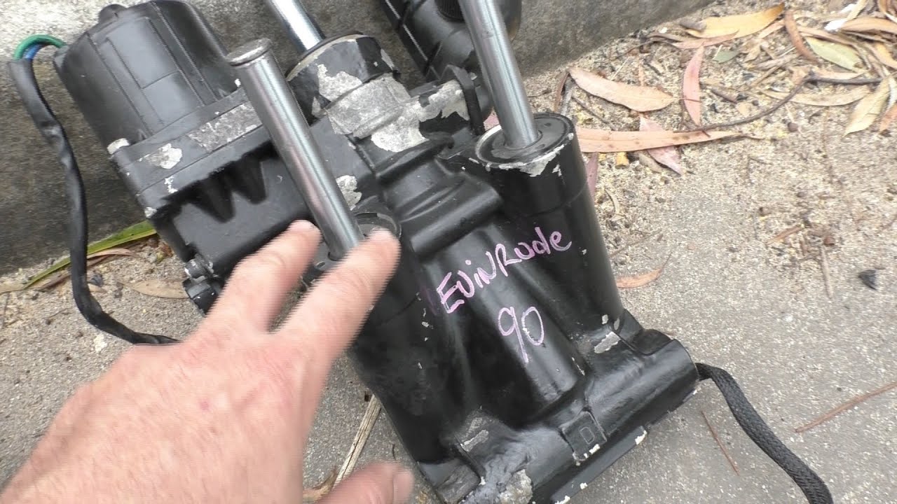 Replacing an Evinrude trim tilt unit