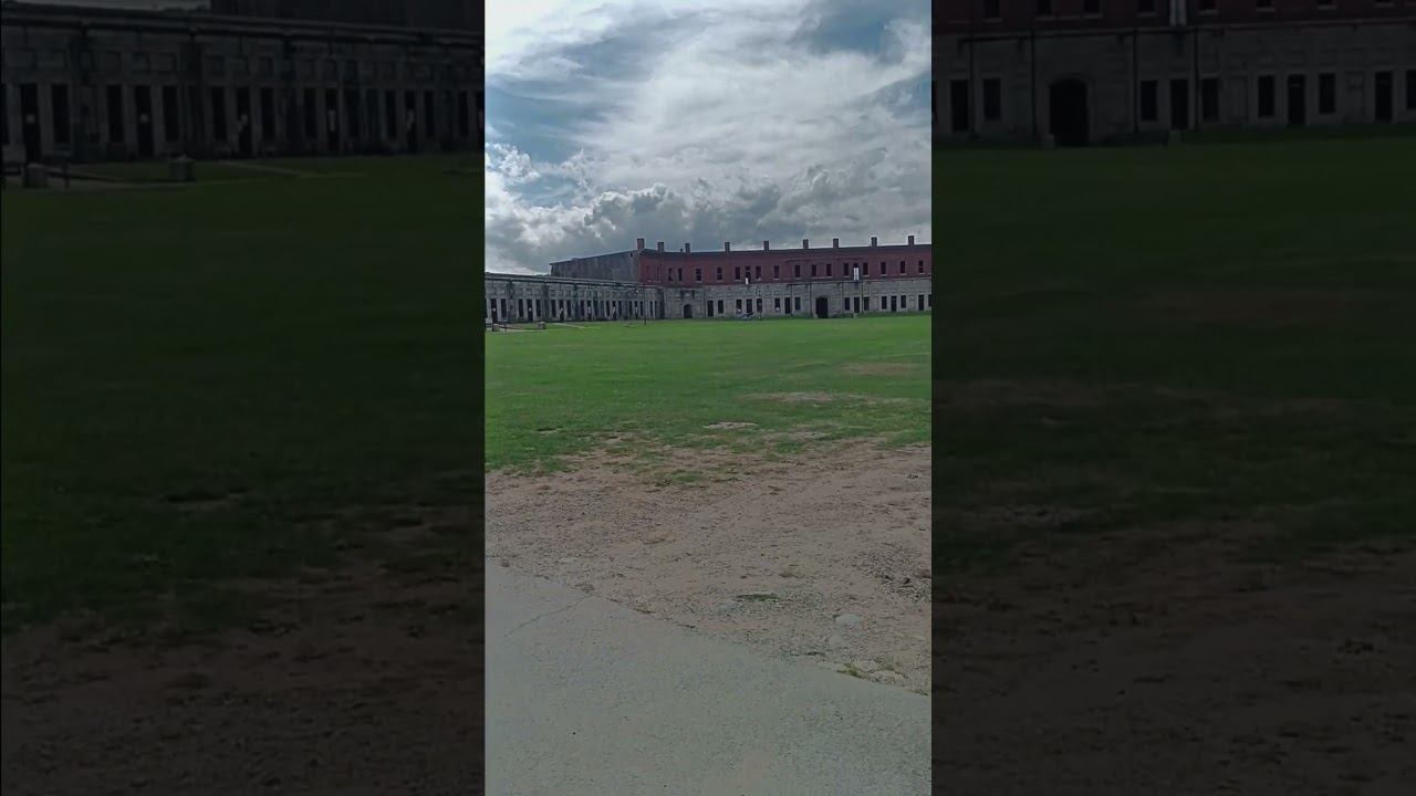 FORT ADAMS NEWPORT RI