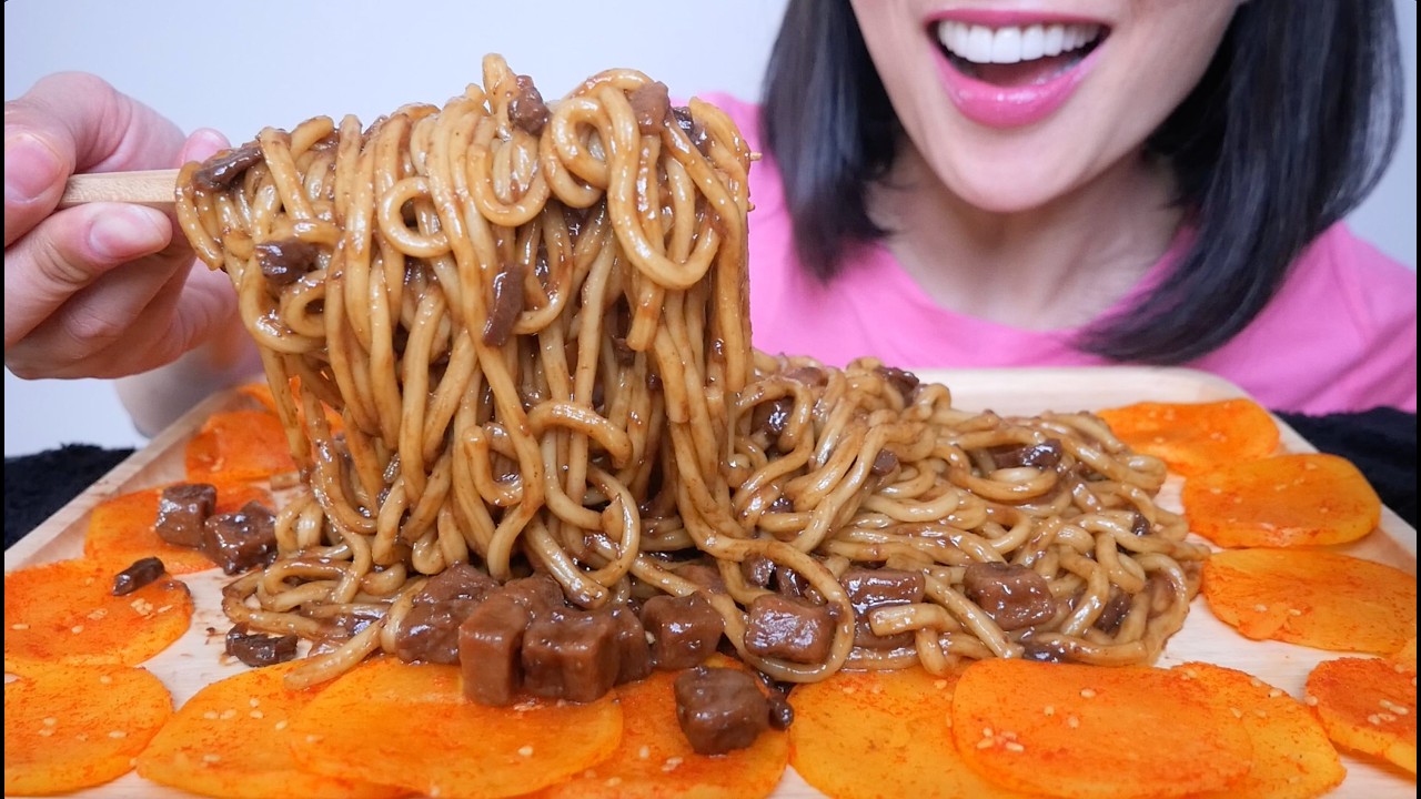 BLACKBEAN NOODLES (ASMR EATING SOUNDS) NO TALKING | SAS-ASMR