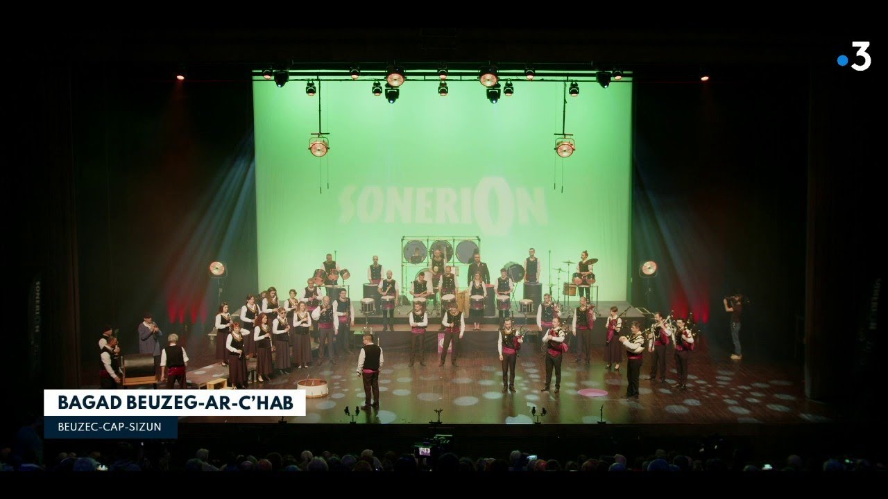 Prestation du Bagad Beuzec-Ar-C’hab au Championnat national des bagadoù 2023 à Saint-Brieuc
