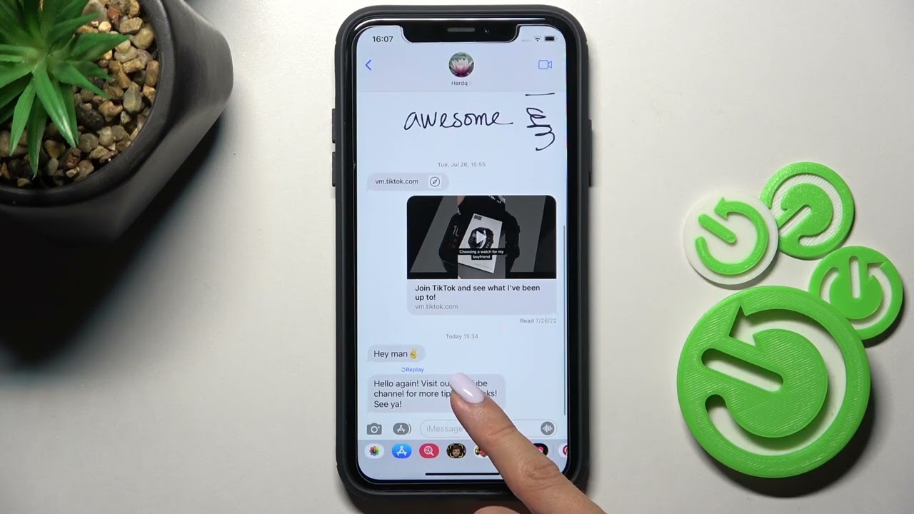 How to Make iPhone Read Messages? | Reading SMS Out Loud by SIRI