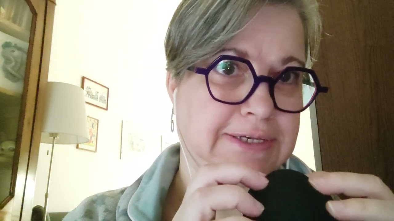 Asmr - parrucchiere e trucco per rosy