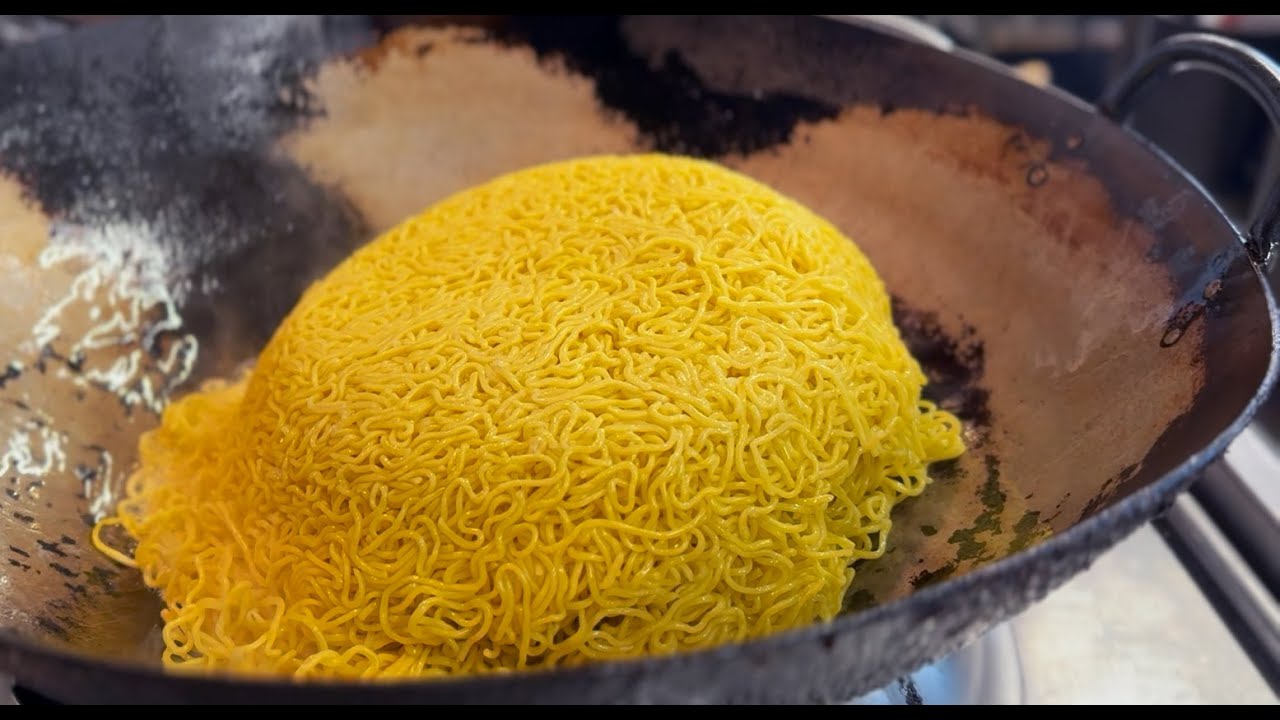黒い焼きそば　A Questionably Black Yakisoba With No Toppings