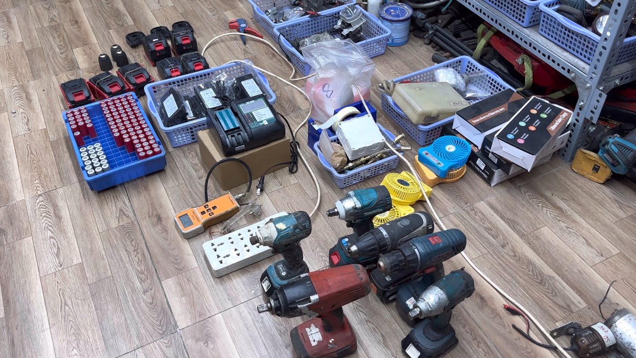Khoan pin. Pin 4mah. Bulong makita 18v . Khoan panasonic.