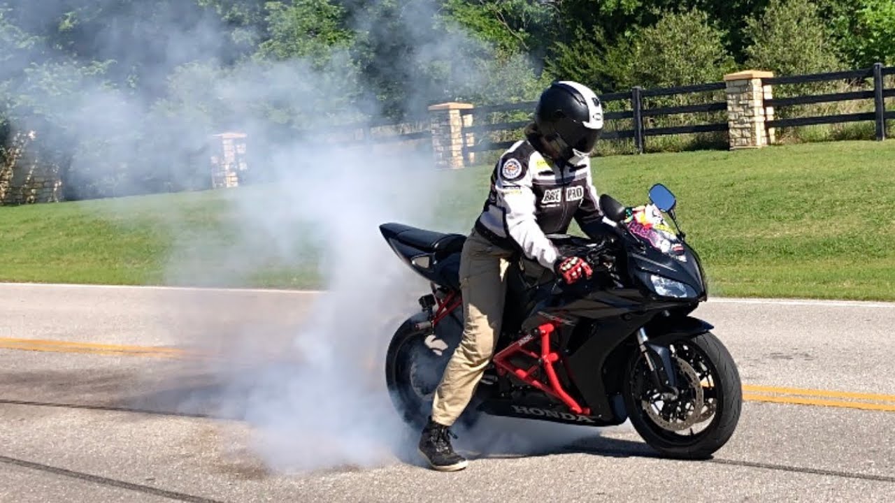 CBR1000RR Rolling Burnouts and Brake-stands