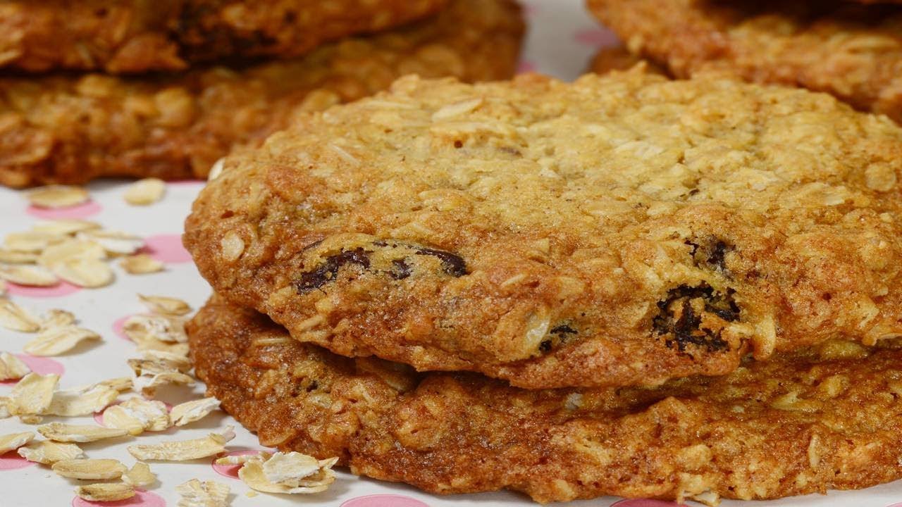 Овсяное печенье с изюмом (классический вариант) - Joyofbaking.com