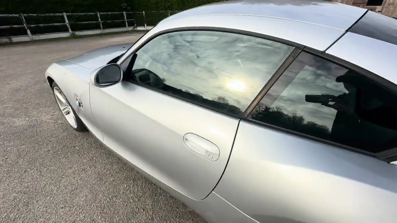 BMW Z4 COUPE 3.0L 265 CH BVA 72500 KMS HISTORIQUE COMPLET BMW SIEGES SPORT/GPS/JA 18″/…