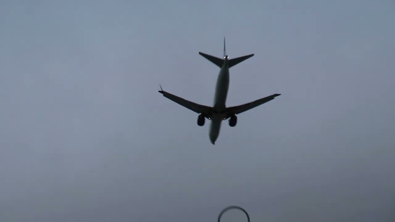 When You Railfan Near A Busy Airport (4 Minutes of Flights Arriving at Chicago O'Hare)