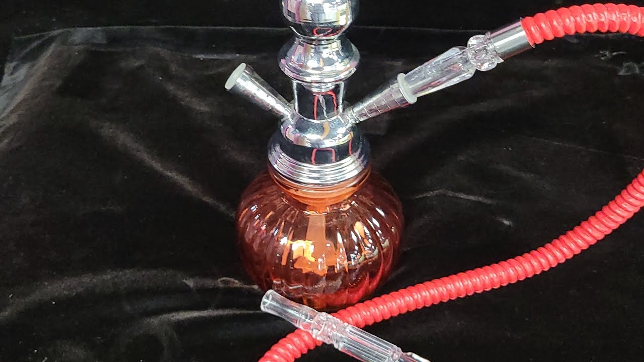 Learning about the hookah.