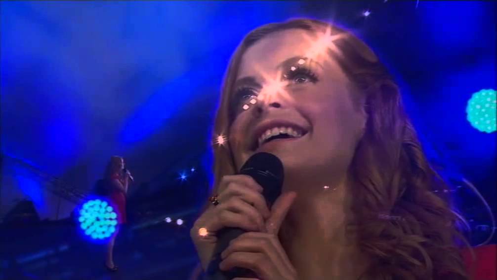 Sophie Evans - Over the Rainbow (Sung in Welsh)