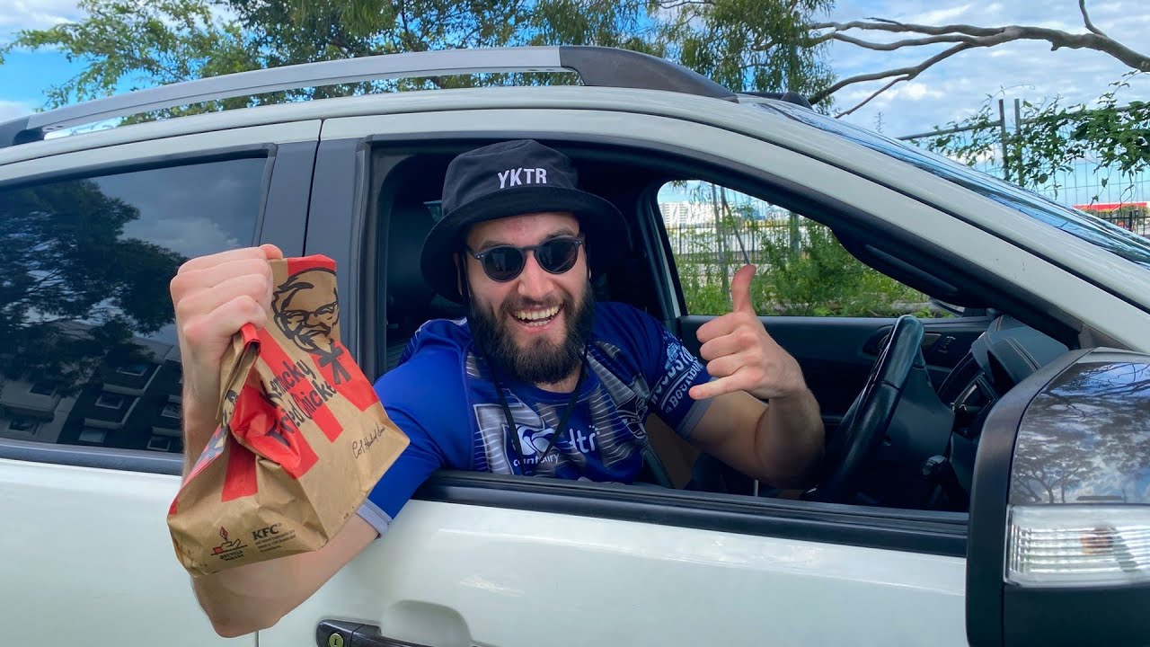 Жители острова в Drive-Thru говорят: