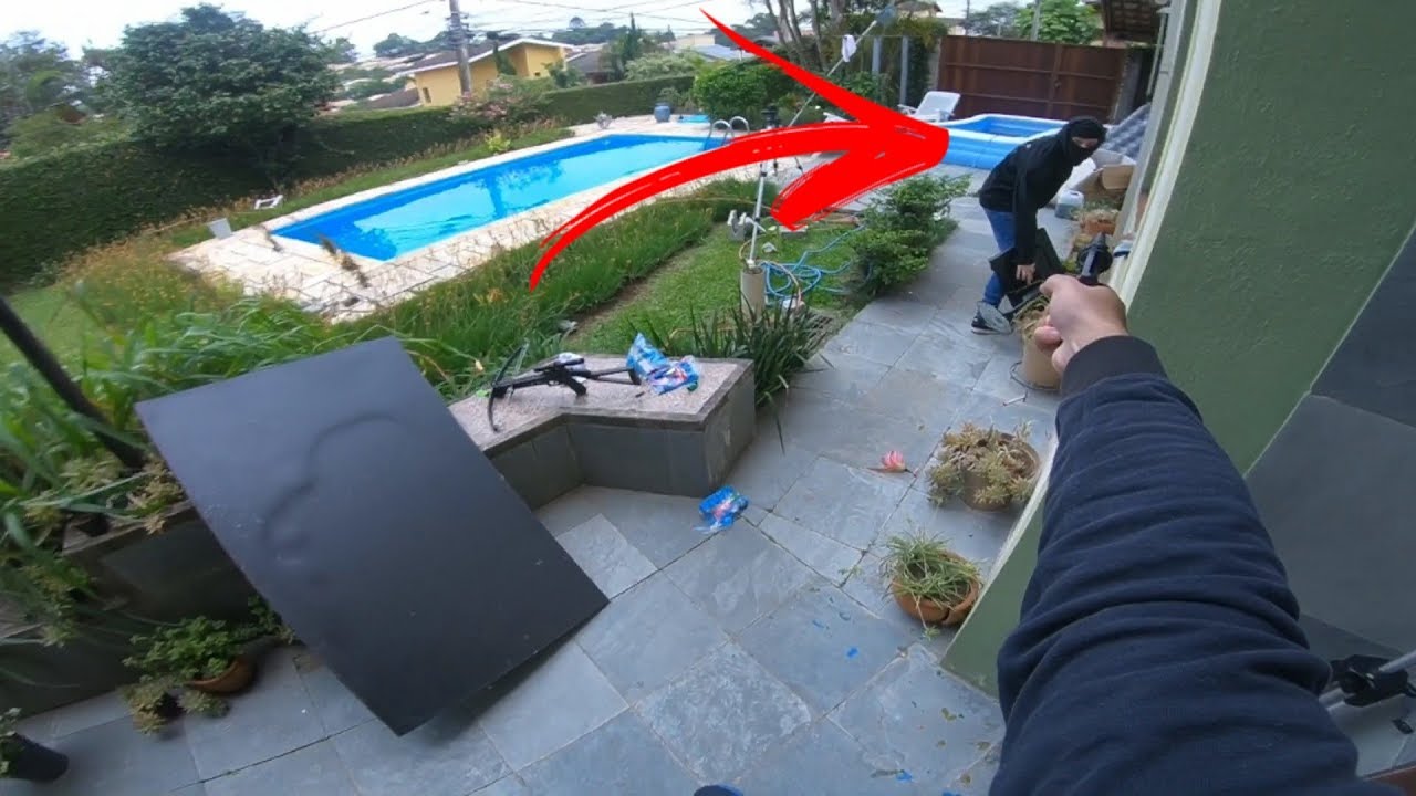 INVADIRAM MINHA CASA E TIVE QUE USAR MEU REVOLVER