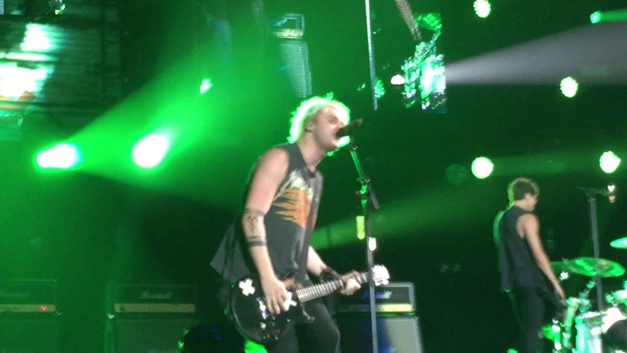 5SOS - Voodoo Doll (Lisbon 04/04/2014 Meo Arena)