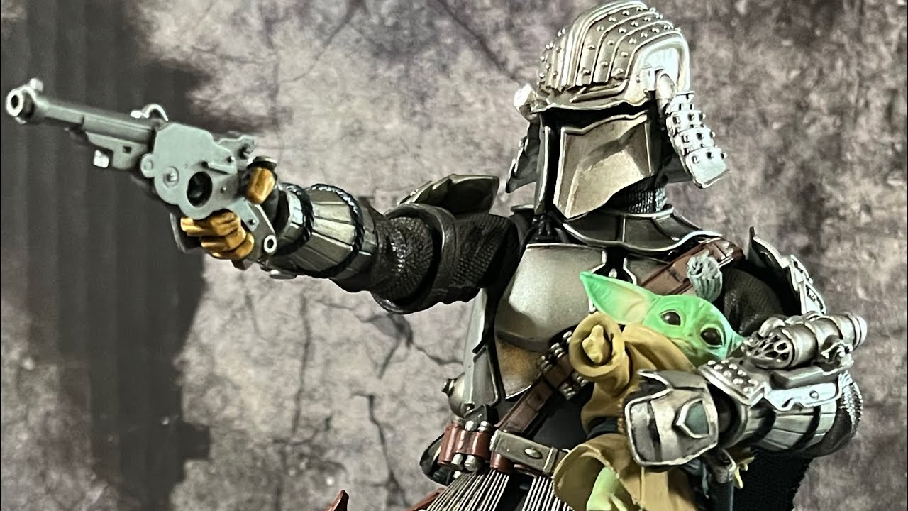 Movie Realization Mandalorian (Beskar Armor) and Grogu