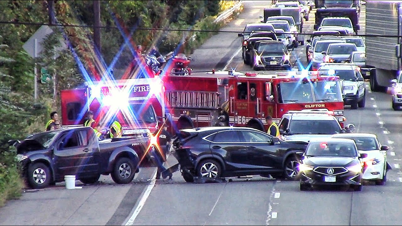 Clifton Fire And Police Responding To 4 Car Crash With Injuries Route 3 East 9-20-19