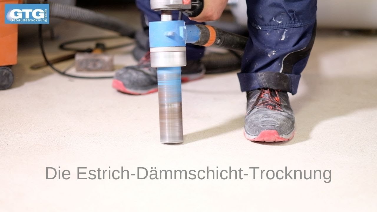 Eine Estrich-Dämmschicht-Trocknung über Bohrungen vornehmen