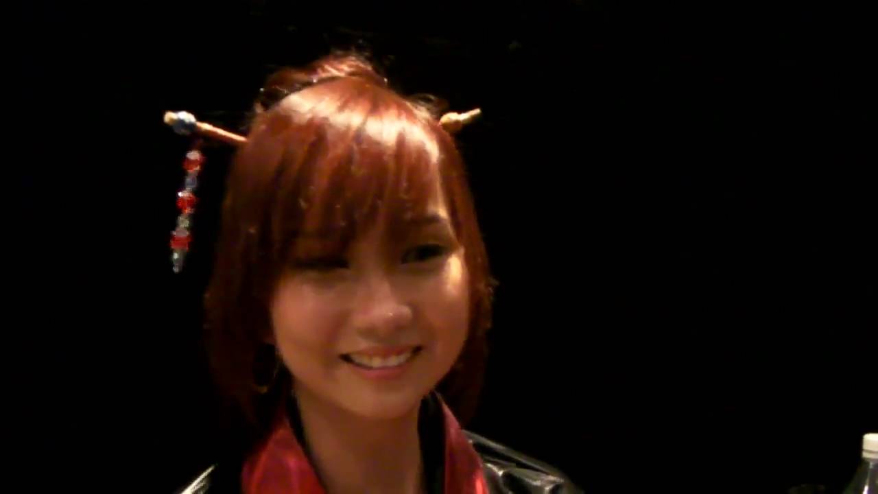 Filipina cosplayer Alodia does the Yahoo! yodel
