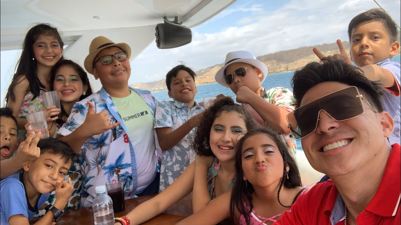 MUEVELO ( MIS PEQUEÑOS ACTORES FEAT DON DAY )