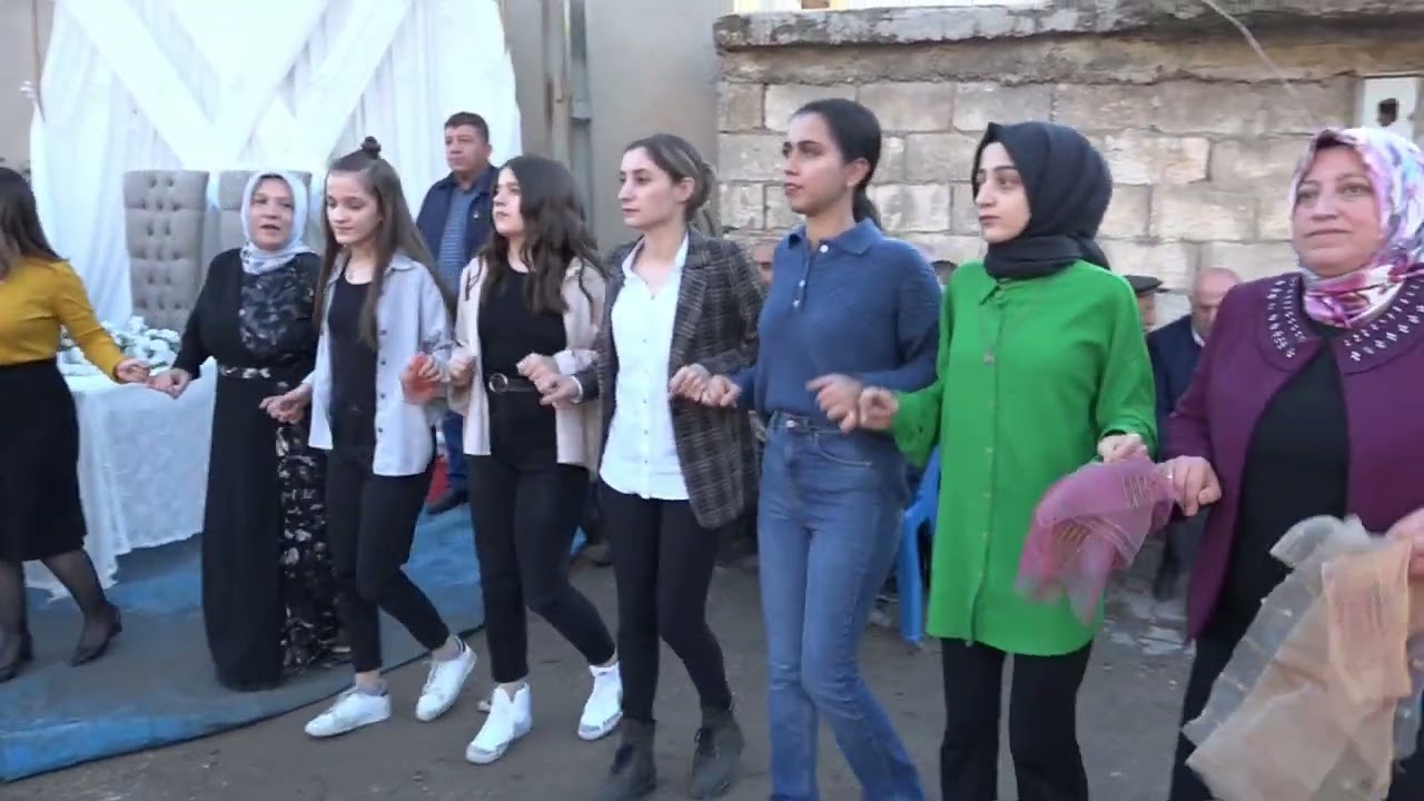 ARDİLLİ MUTLU SARİKAYALİ DURAN FARKİYLA YAYLACİKLİ MAHMUT UN DÜĞÜNÜ 1