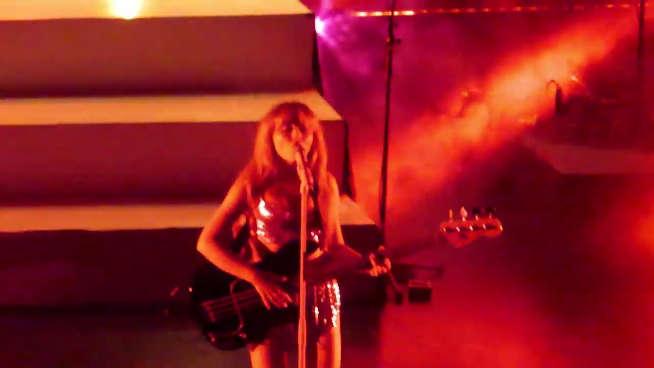2022 10 20 Sabrina Carpenter - Paris
