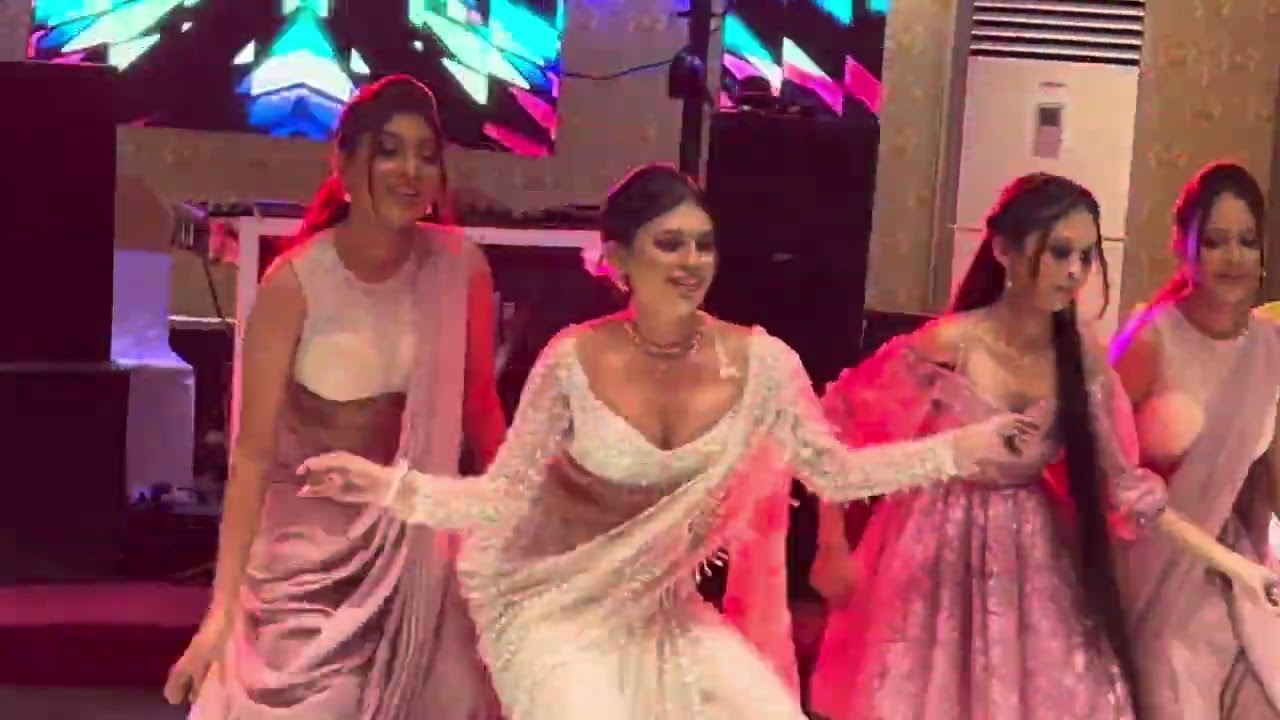 Best Wedding Surprise Dance | Dancing girls