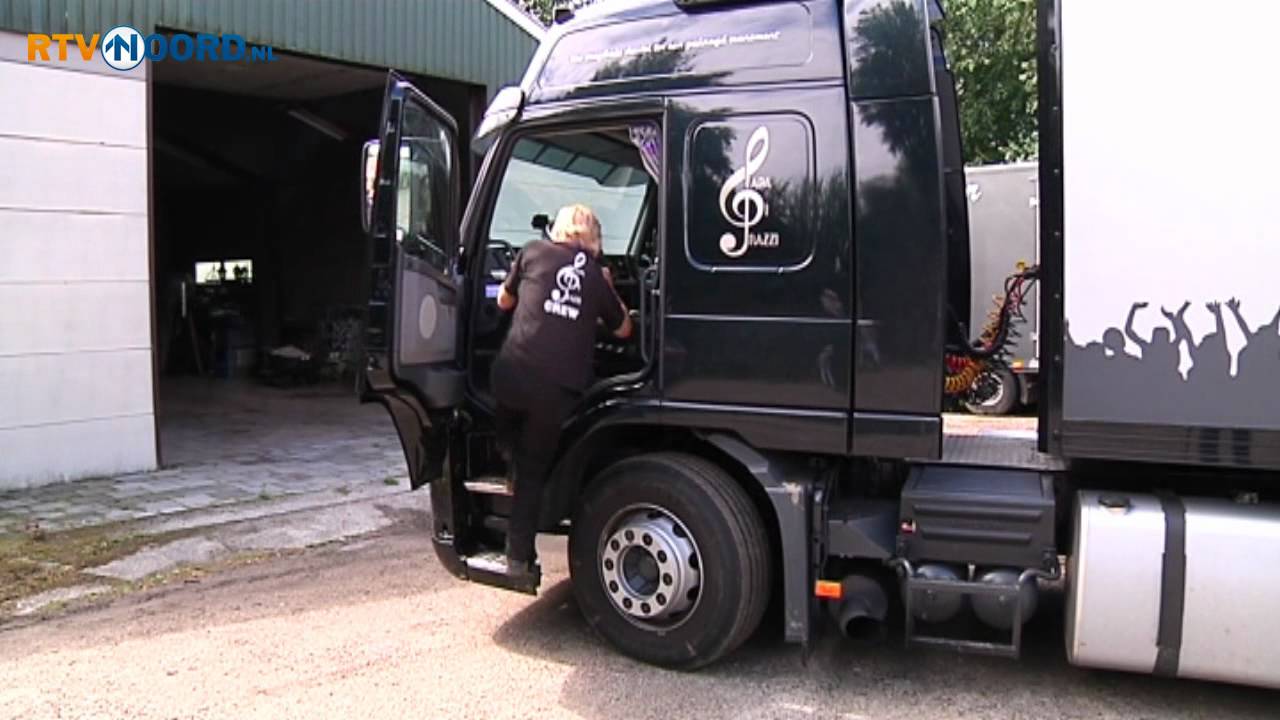 Instortende feesttent maakt vroegtijdig eind aan optreden Papa di Grazzi - RTV Noord