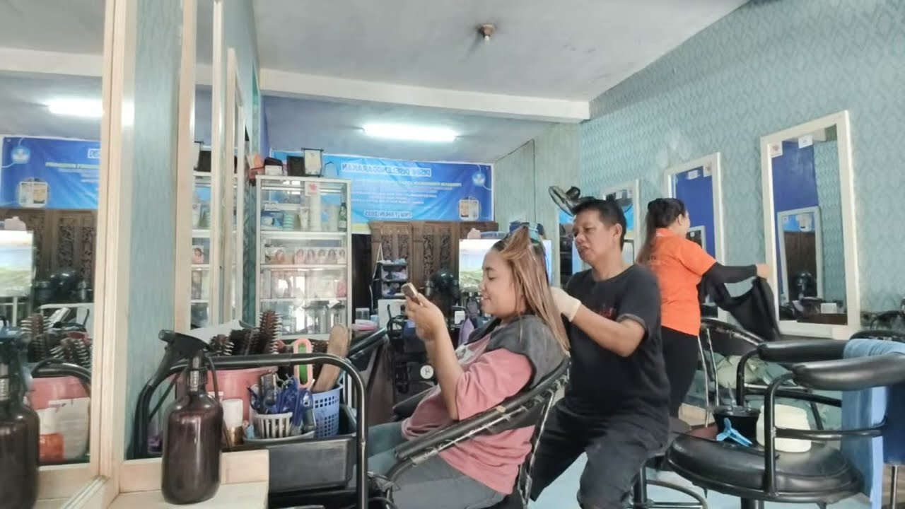 Meluruskan rambut