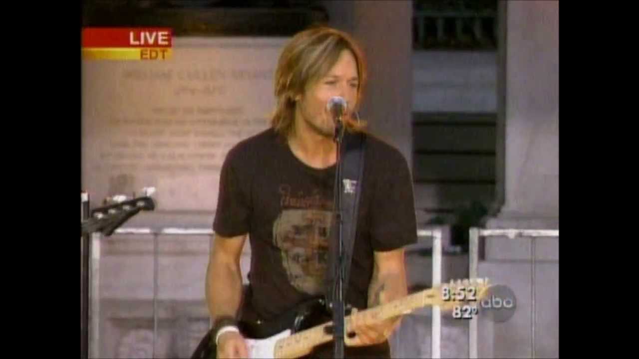 Keith Urban on GMA -  08-12-2005