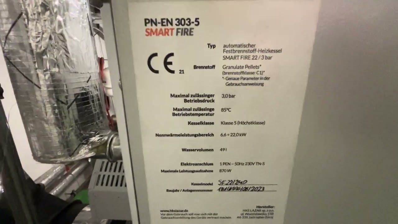 Smartfire 22 kW Lambda Pelletheizung mit Pufferspeicher, Brauchwasserspeicher und Solarthermie