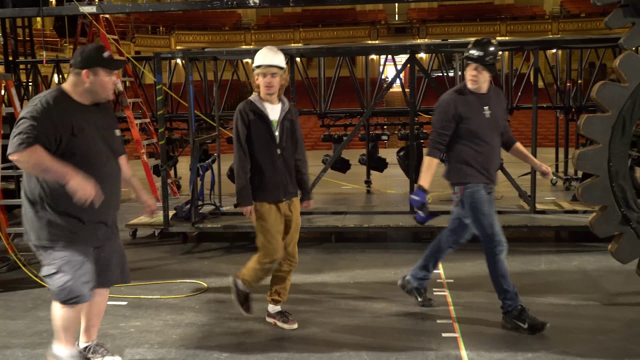 Wicked Load-In at the Orpheum Theatre