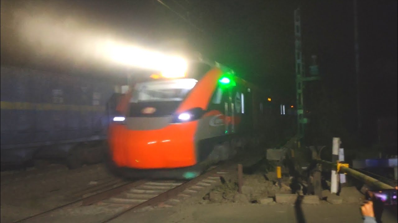 Dangerous 110 KM/H Vande Bharat Sleeper+ Teesta Torsa+Katihar Exp+Intercity+Radhikapur Exp