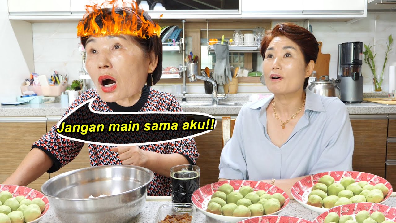 Suruh emak-emak Korea kasar membuat Klepon!!!🤣🤣