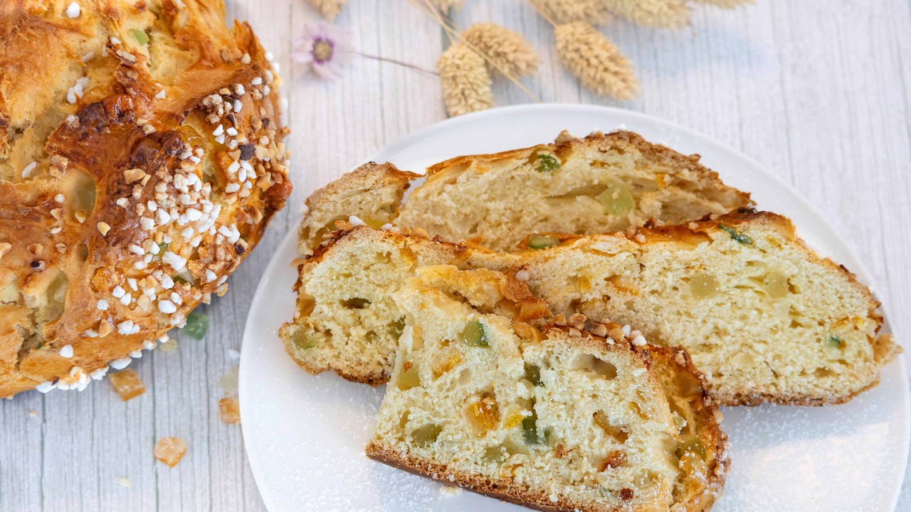 Dieses Osterbrot darf bei keinem Osterfrühstück fehlen. Unglaublich schnell und lecker.