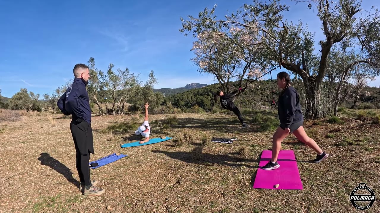Entrenamiento personal en vivo a grupo reducido al aire libre