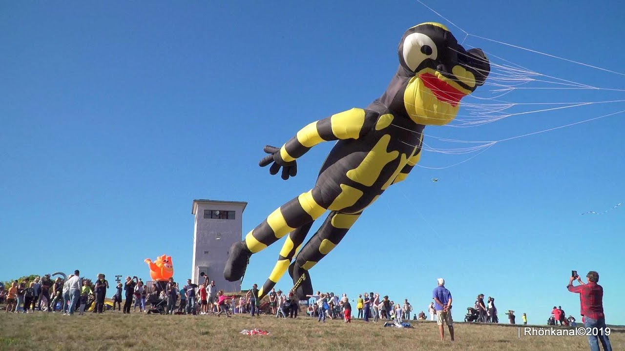 Riesen Dinger gehen in die Luft - Drachenfest Hermannsfeld Rhön