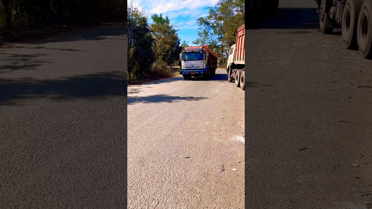 खड़ी हाईवा को ट्रक ने मारी टक्कर ! 