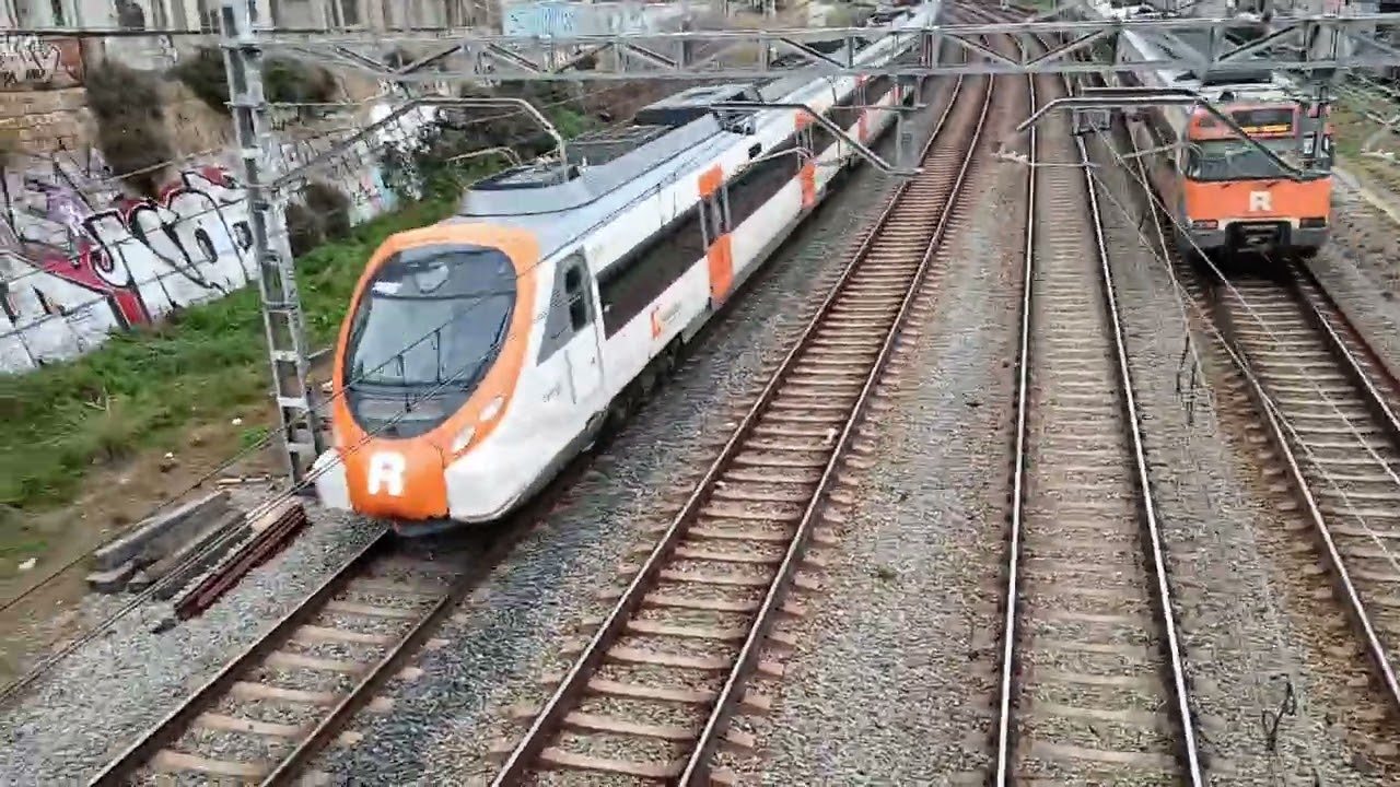 Trenes por el puente de La Torrassa, con pitadas 