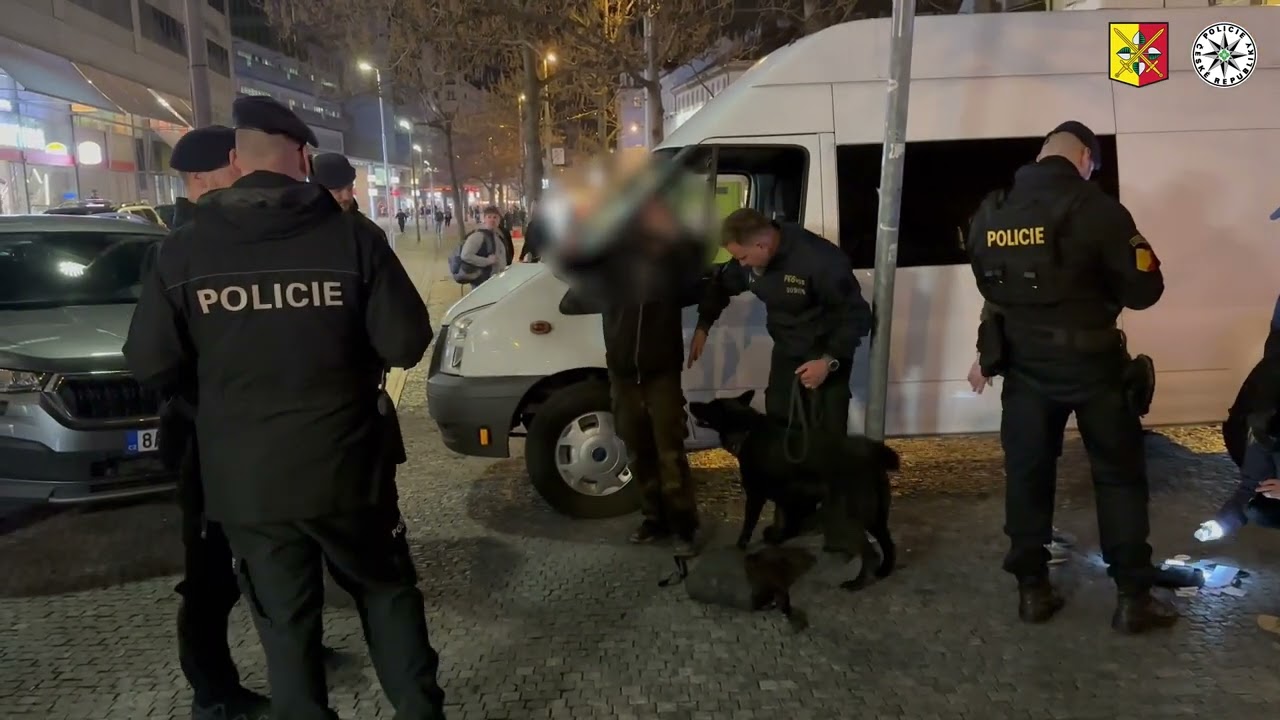 Policie ČR: Více než 100 gramů drog našli policisté během včerejší akce v Praze