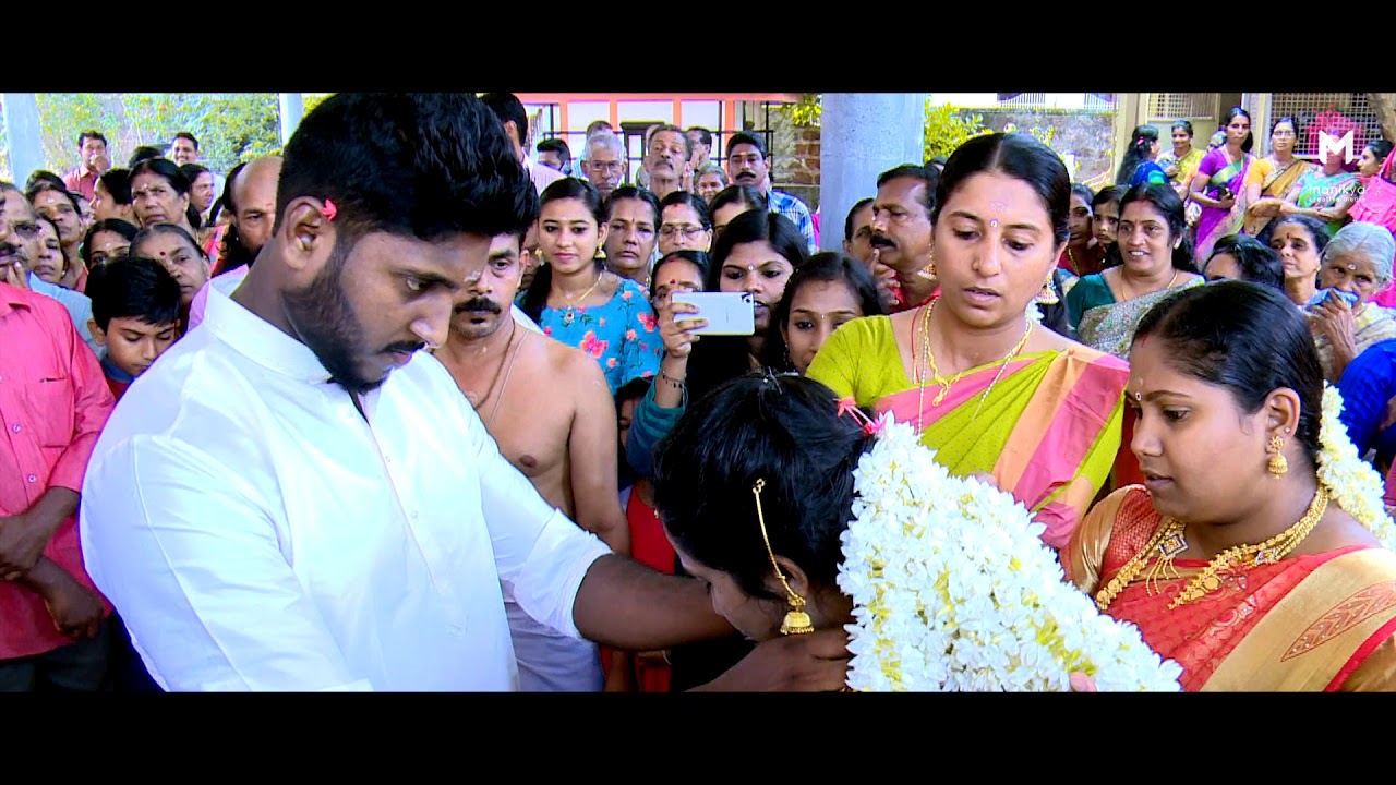 Shareth + aAthiraH... MaLare moUnama. WeDdiNg ouTdOOoor... ;)