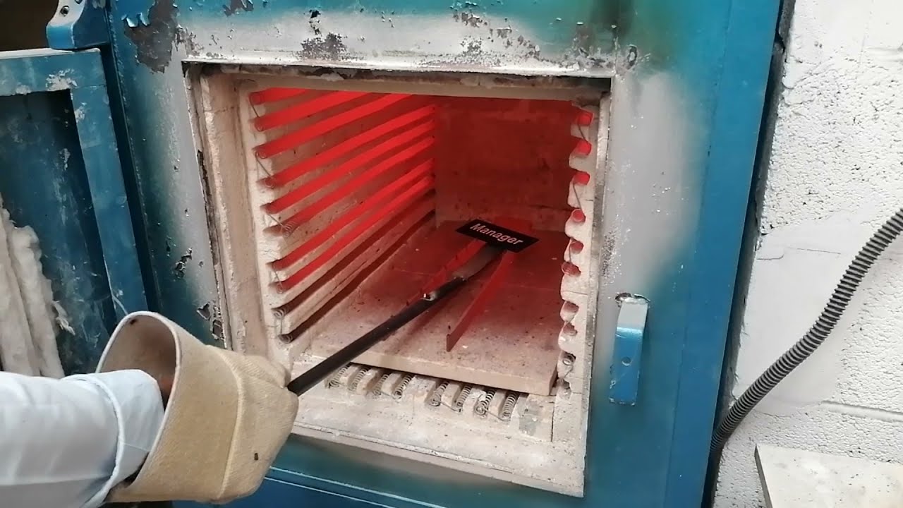SCREEN PRINTING AN ENAMEL SIGN