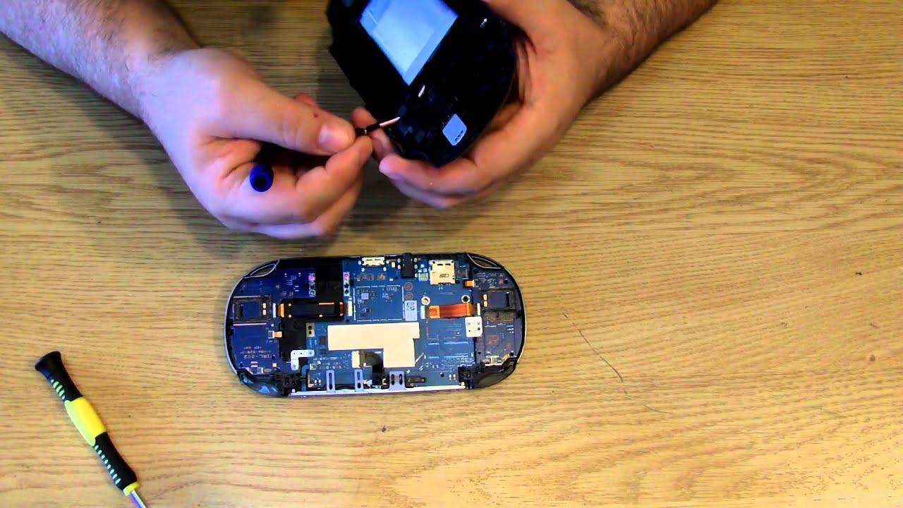 Desmontar PS Vita Mojada - ¿Se puede reparar PS Vita mojada?