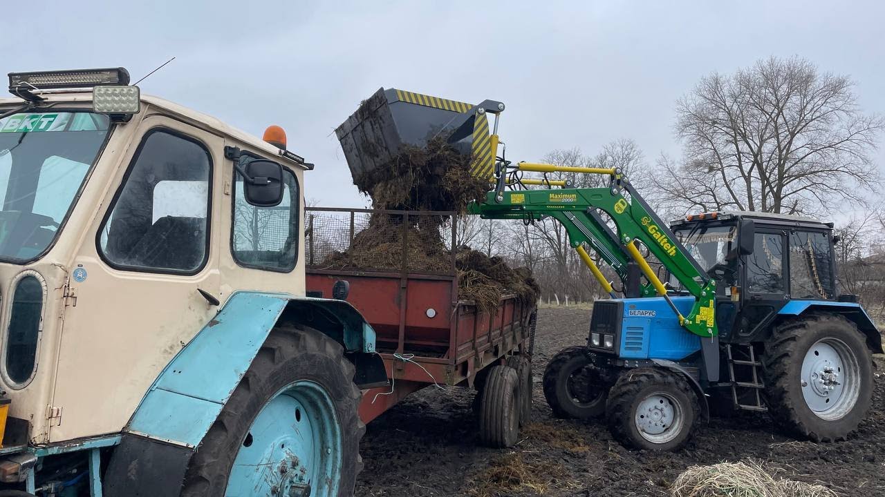 Грузимо Органіку МТЗ 892 🚜 ЮМЗ 6 з РОУ 6 Навантажувач Галтех 👍 Життя в селі